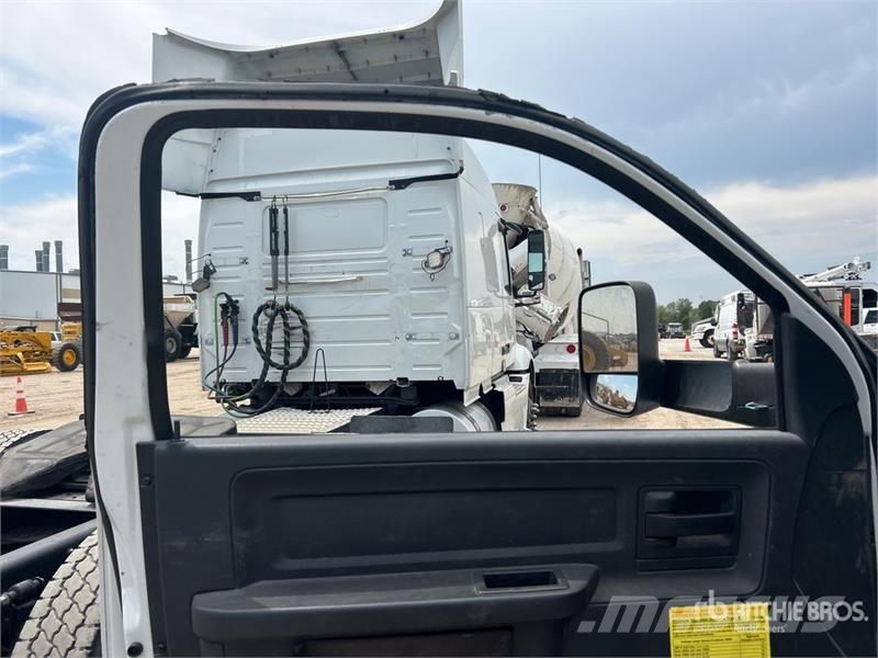 VERSALIFT on Ram 4500 4x2 Bucket Truck Truck mounted aerial platforms
