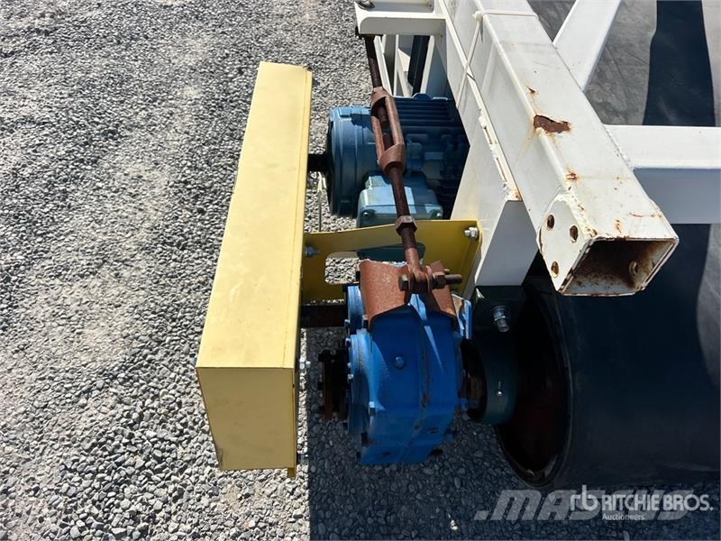 Vickwest PRS3660 36 in x 60 ft Portable Stacking Conveyor ( 건설 장비 - 기타