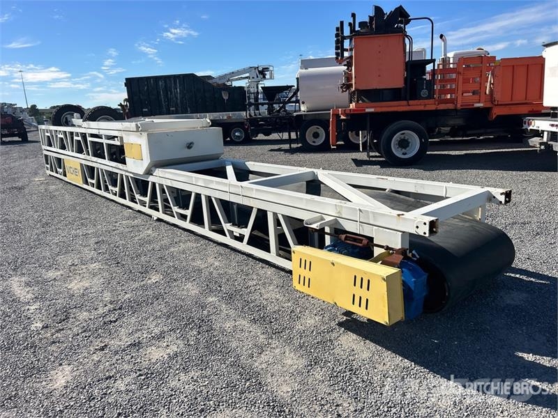 Vickwest PRS3660 36 in x 60 ft Portable Stacking Conveyor ( 건설 장비 - 기타