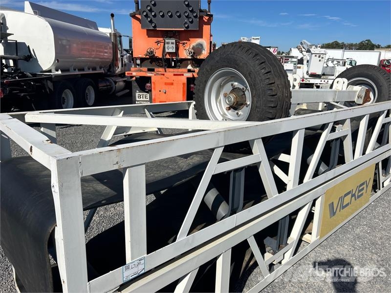 Vickwest PRS3660 36 in x 60 ft Portable Stacking Conveyor ( 건설 장비 - 기타