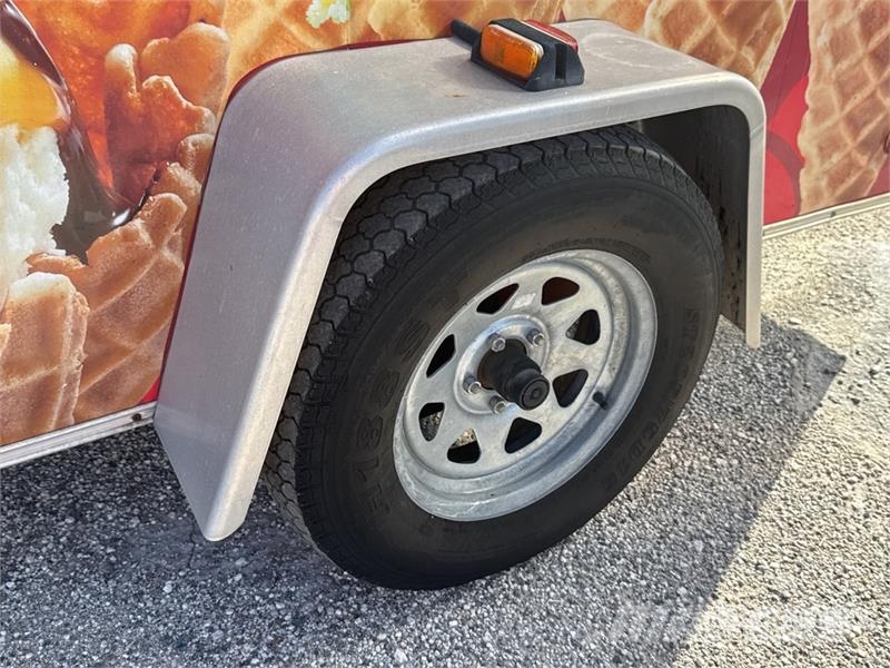  Vico 610SA 9 ft S/A Gooseneck Enclosed Trailer Furgons