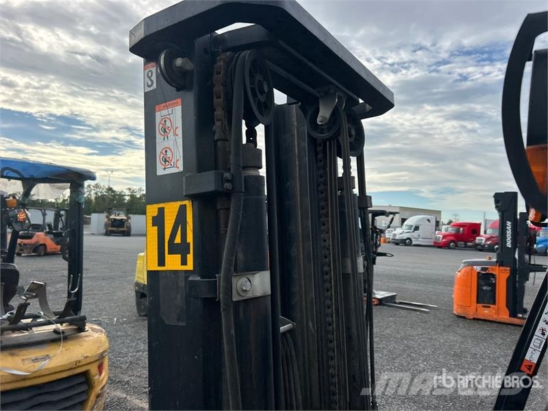 Viper FY30 5000 lb Pneumatic Tire Forklift Другие складские механизмы