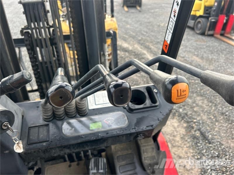 Viper FY30 5000 lb Pneumatic Tire Forklift Другие складские механизмы
