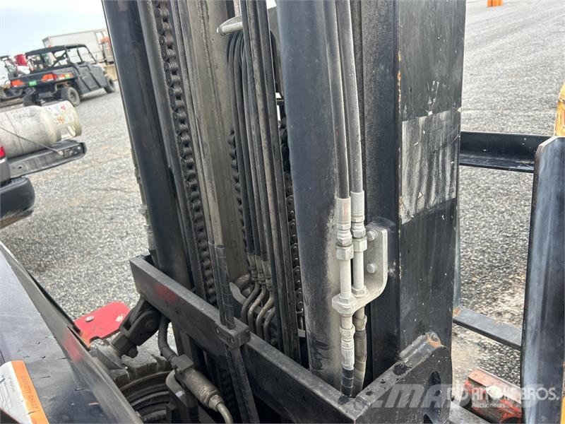 Viper FY30 5000 lb Pneumatic Tire Forklift Другие складские механизмы