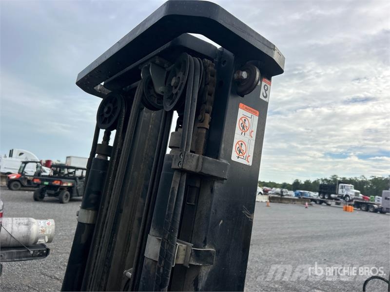 Viper FY30 5000 lb Pneumatic Tire Forklift Другие складские механизмы