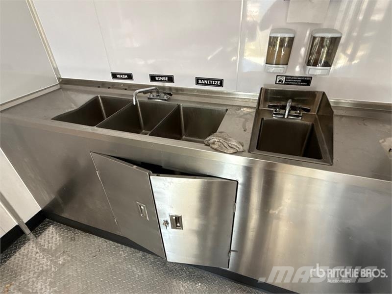 Vision Cargo 20 ft T/A Food Concession Trailer 기타 트레일러