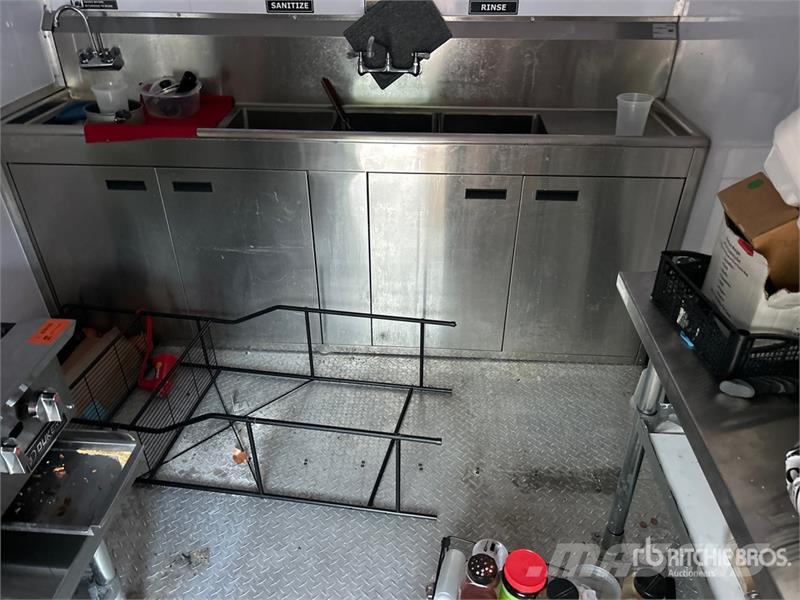 Vision cargo llc 8.5x12TA 12 ft T/A Food Concessio Alte remorci