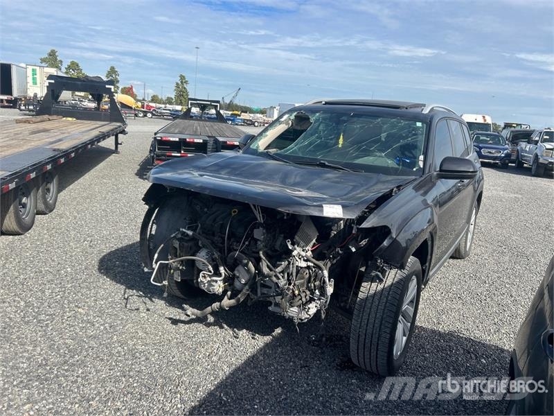 Volkswagen Atlas 2WD SUV (Inoperable) Automobili