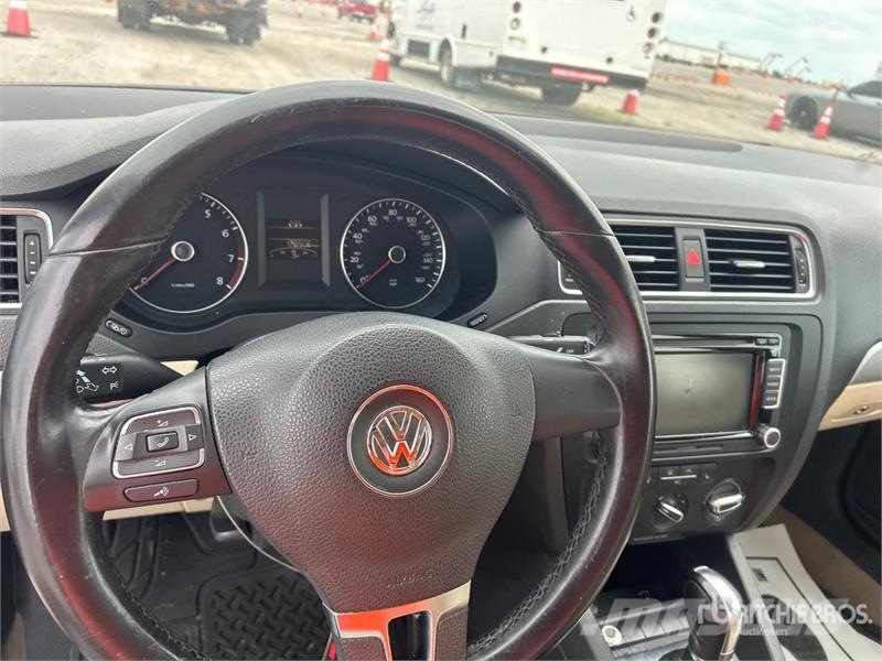 Volkswagen Jetta Automobile Automašīnas