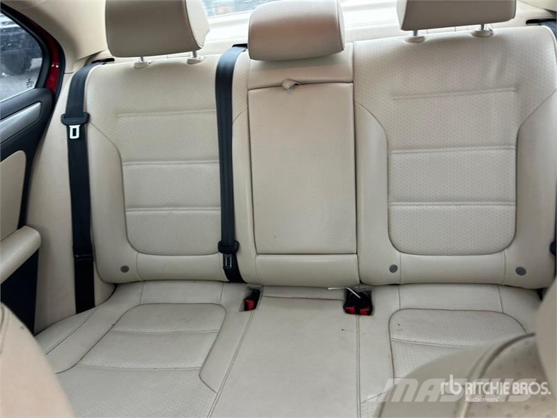 Volkswagen Jetta Automobile سيارات