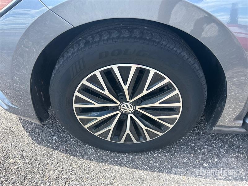 Volkswagen Jetta Automobile Samochody osobowe