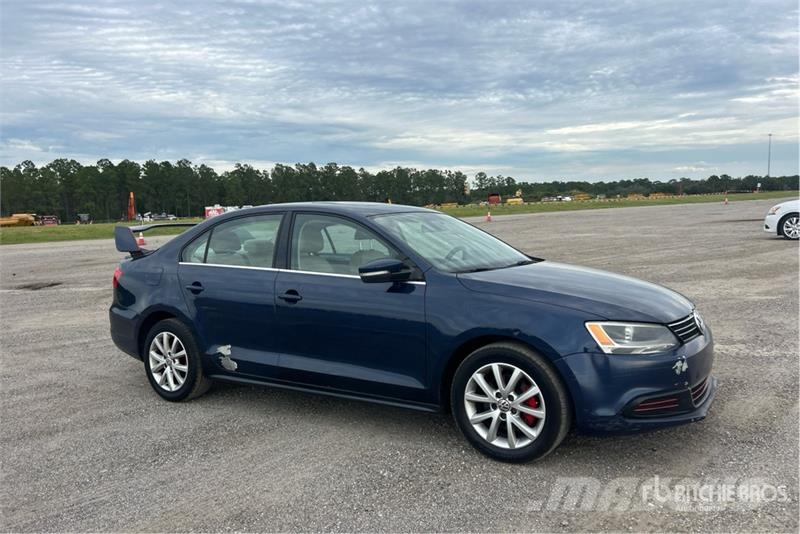 Volkswagen Jetta Automobile Automašīnas