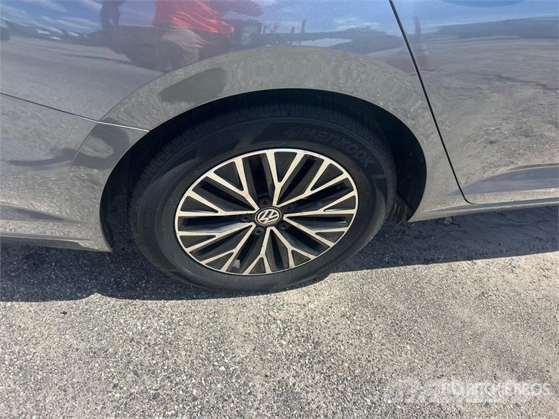 Volkswagen Jetta Automobile Samochody osobowe