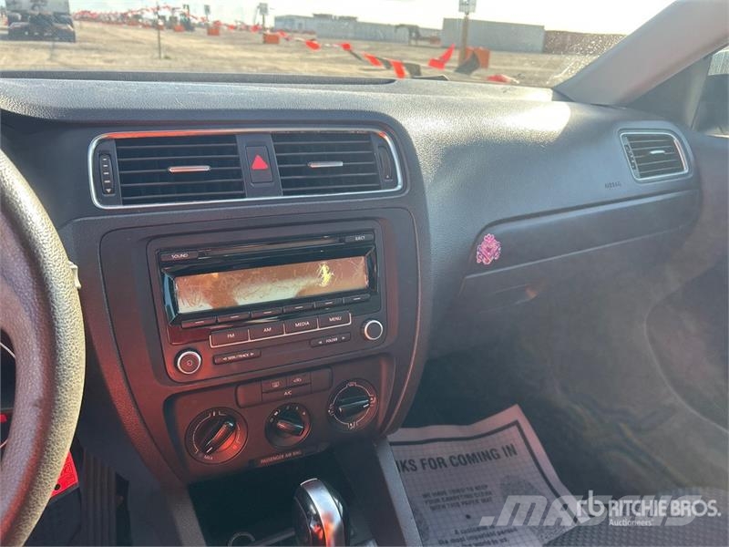 Volkswagen Jetta Automobile Automašīnas