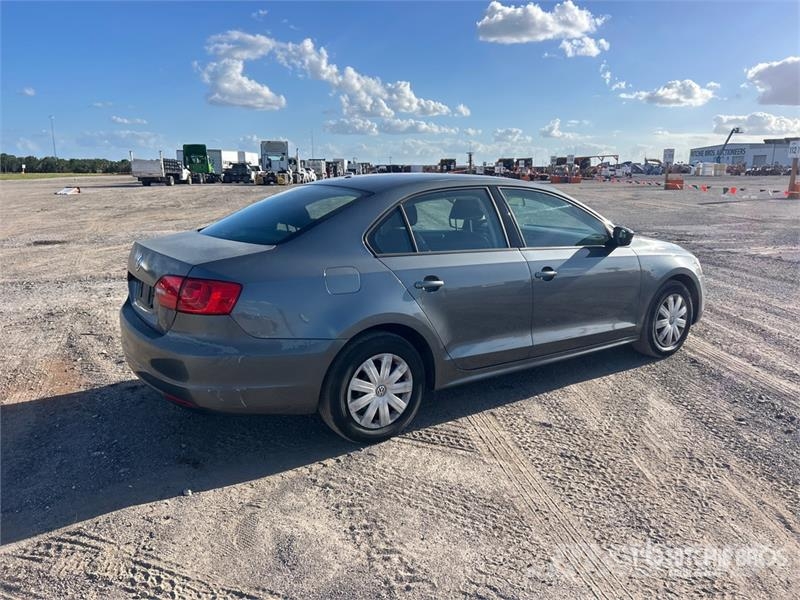 Volkswagen Jetta Automobile Automašīnas