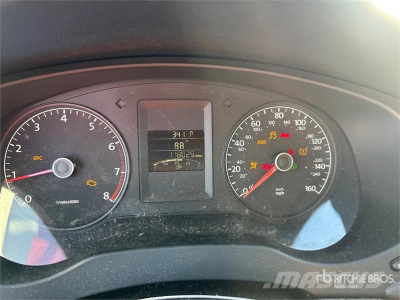 Volkswagen Jetta Automobile Automašīnas