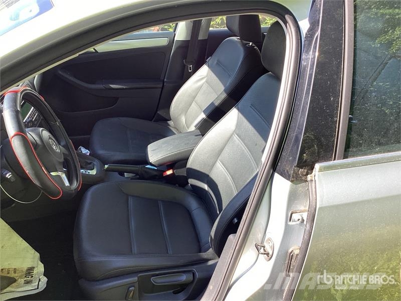 Volkswagen Jetta SE Automobile (Inoperable) PKWs