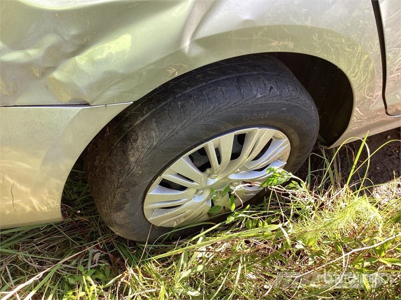 Volkswagen Jetta SE Automobile (Inoperable) PKWs