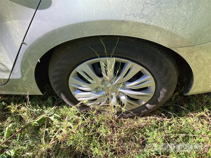 Volkswagen Jetta SE Automobile (Inoperable) PKWs