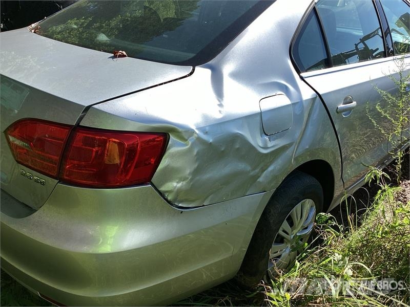 Volkswagen Jetta SE Automobile (Inoperable) PKWs