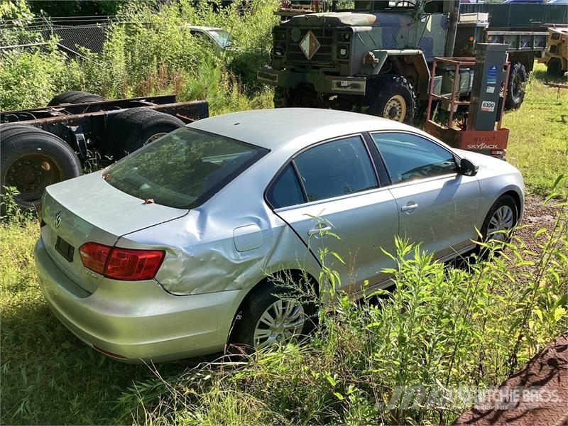 Volkswagen Jetta SE Automobile (Inoperable) PKWs