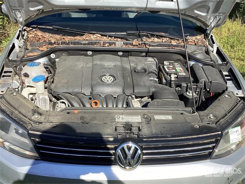 Volkswagen Jetta SE Automobile (Inoperable) PKWs