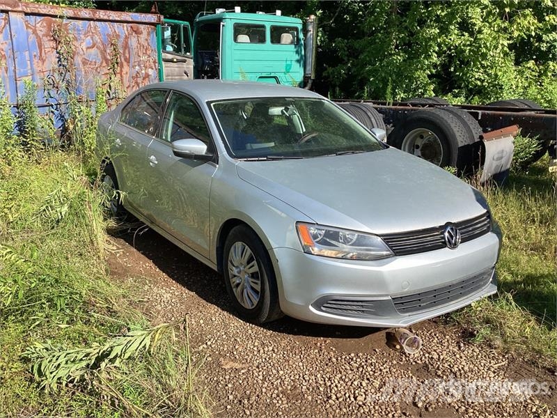 Volkswagen Jetta SE Automobile (Inoperable) PKWs