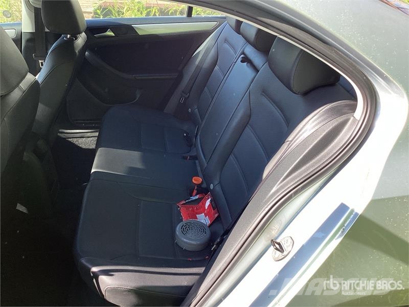 Volkswagen Jetta SE Automobile (Inoperable) PKWs
