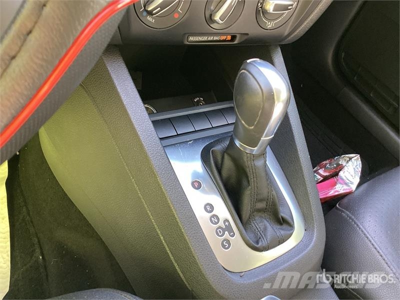 Volkswagen Jetta SE Automobile (Inoperable) PKWs