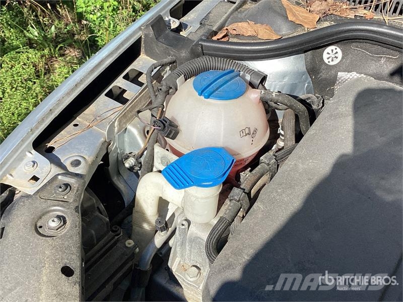 Volkswagen Jetta SE Automobile (Inoperable) PKWs