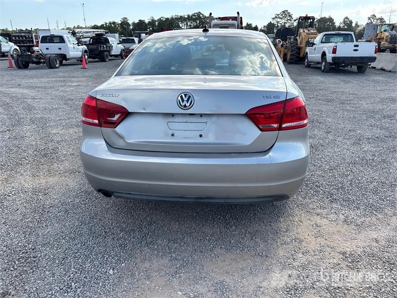 Volkswagen Pasat SE Automobile Voiture