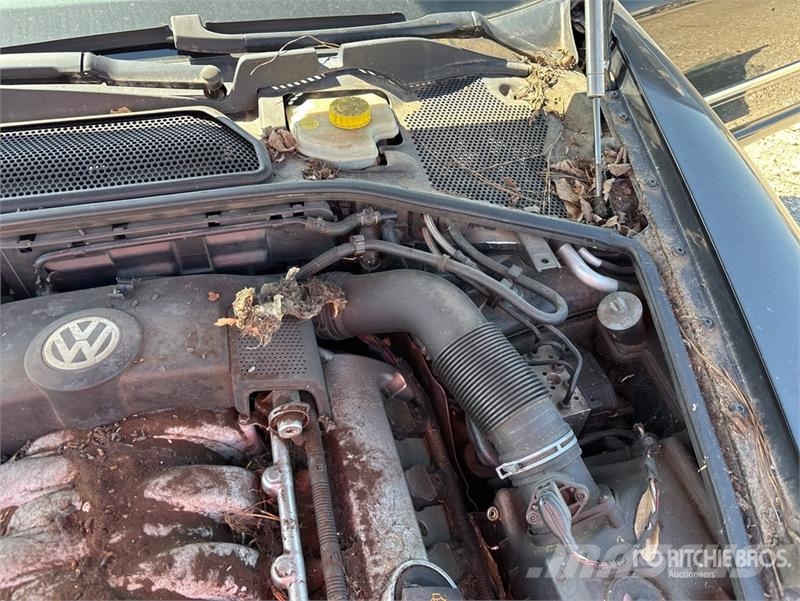 Volkswagen Phaeton AWD Automobile (Inoperable) Automašīnas