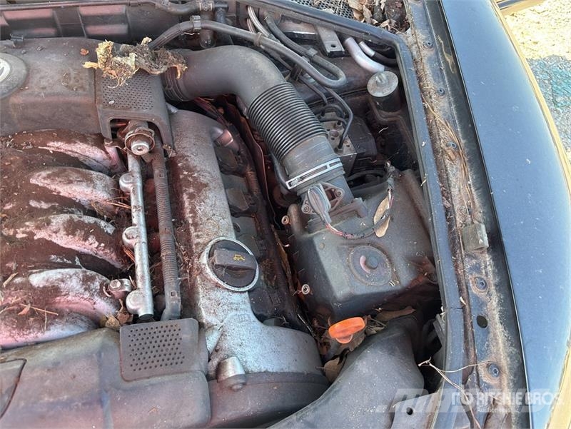 Volkswagen Phaeton AWD Automobile (Inoperable) Automašīnas
