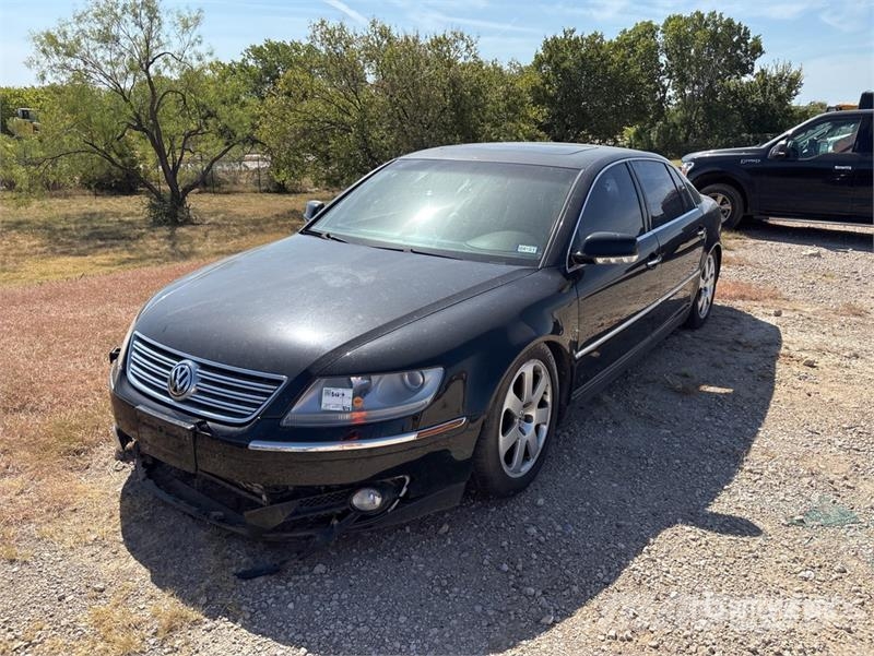 Volkswagen Phaeton AWD Automobile (Inoperable) Automašīnas
