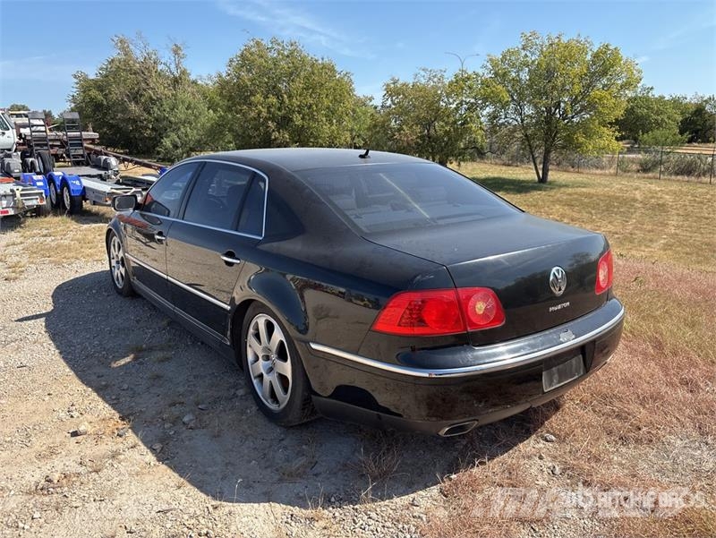 Volkswagen Phaeton AWD Automobile (Inoperable) Automašīnas