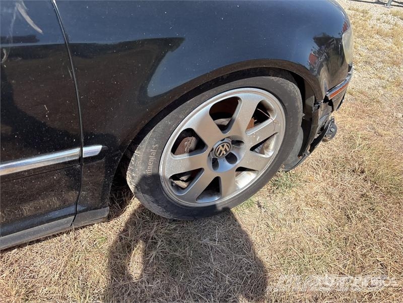 Volkswagen Phaeton AWD Automobile (Inoperable) Automašīnas