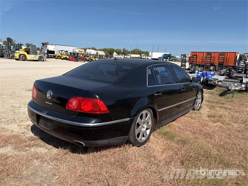Volkswagen Phaeton AWD Automobile (Inoperable) Automašīnas