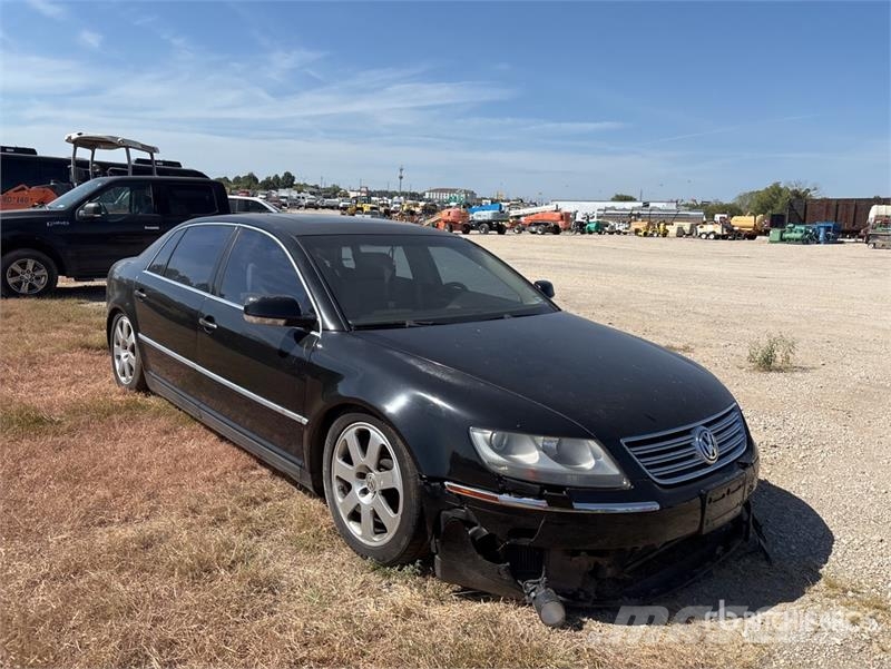 Volkswagen Phaeton AWD Automobile (Inoperable) Automašīnas