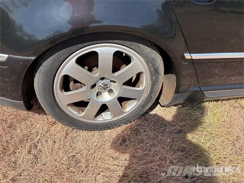 Volkswagen Phaeton AWD Automobile (Inoperable) Automašīnas
