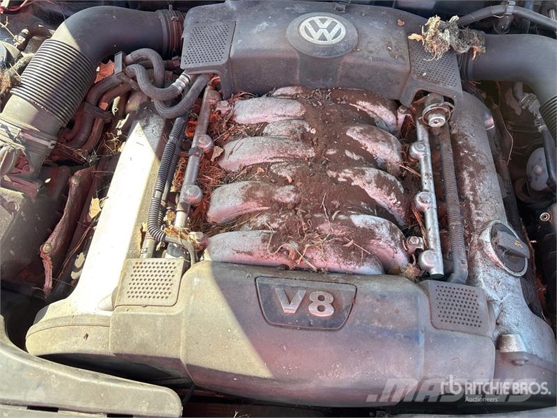 Volkswagen Phaeton AWD Automobile (Inoperable) Automašīnas