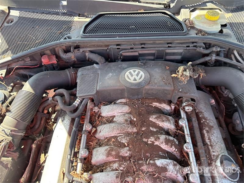 Volkswagen Phaeton AWD Automobile (Inoperable) Automašīnas