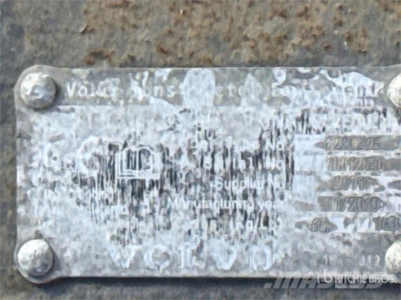 Volvo 11 in Quick Coupler Hitre spojke