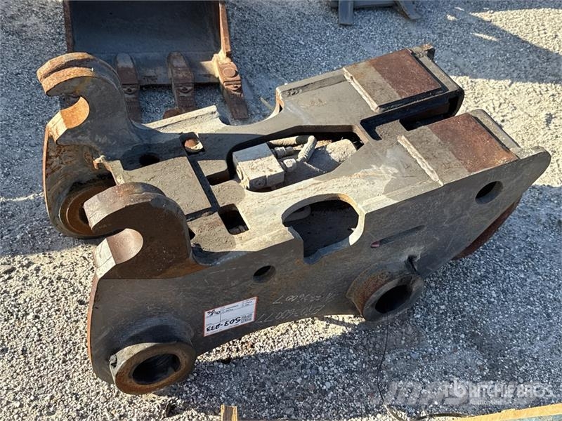 Volvo 16 in Quick Coupler クイックヒッチ