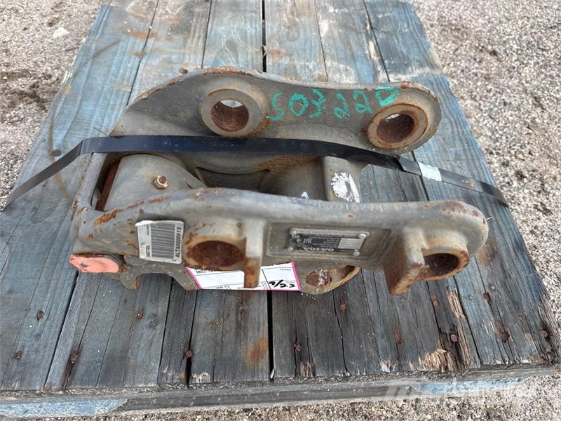 Volvo 6 in Quick Coupler Hitre spojke