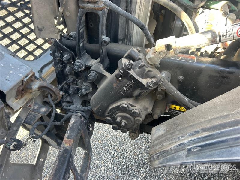 Volvo 6x4 T/A Sleeper Truck Tractor (Inoperable) Vilcēji