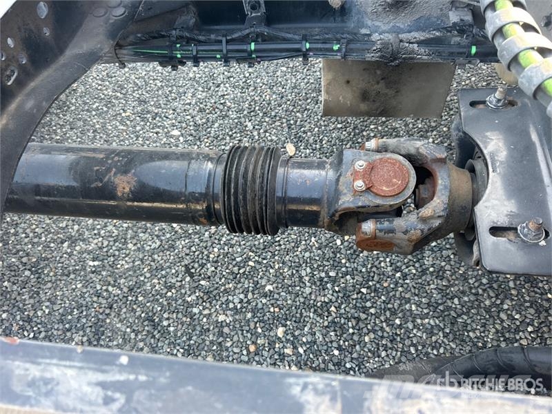 Volvo 6x4 T/A Sleeper Truck Tractor (Inoperable) Vilcēji