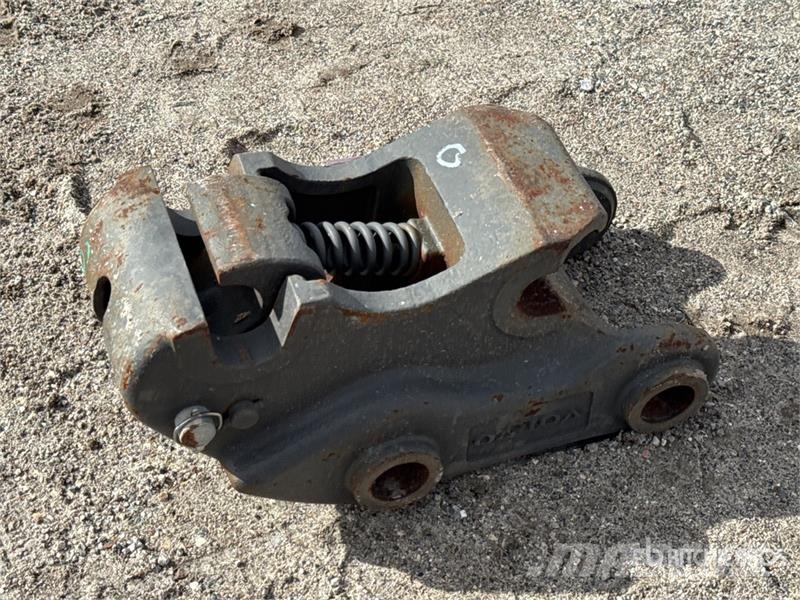 Volvo 8 in Quick Coupler Hitre spojke