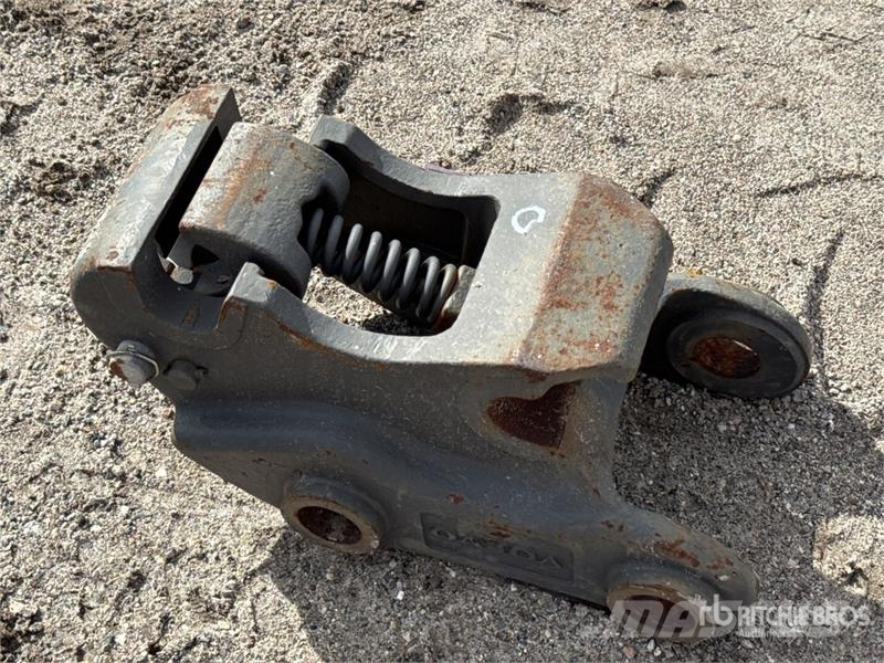 Volvo 8 in Quick Coupler Hitre spojke