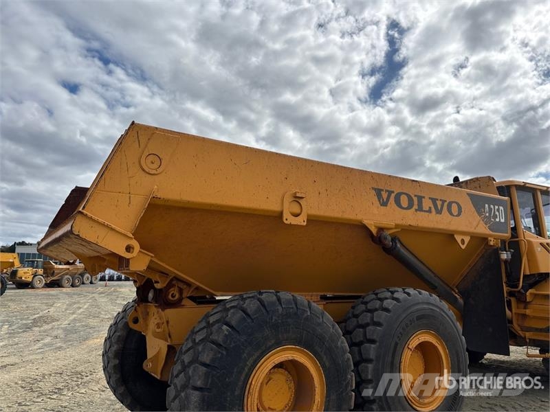 Volvo A25D Terrængående lastbiler