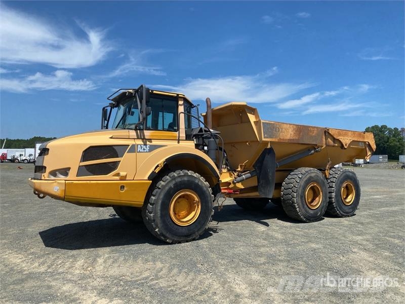 Volvo A25F Dumper - Knickgelenk